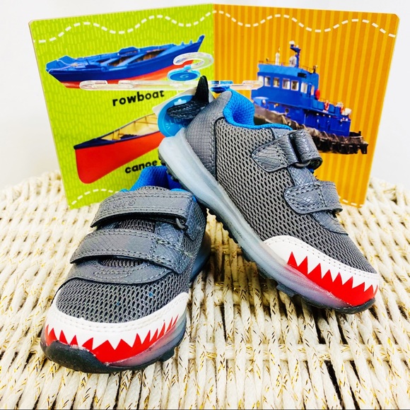 boys shark sneakers